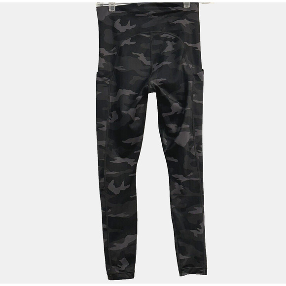 ATHLETA Ultimate Camo 7/8 Tight Women's‎ Size XS Gray/Black Camo Leggings - Picture 4 of 8